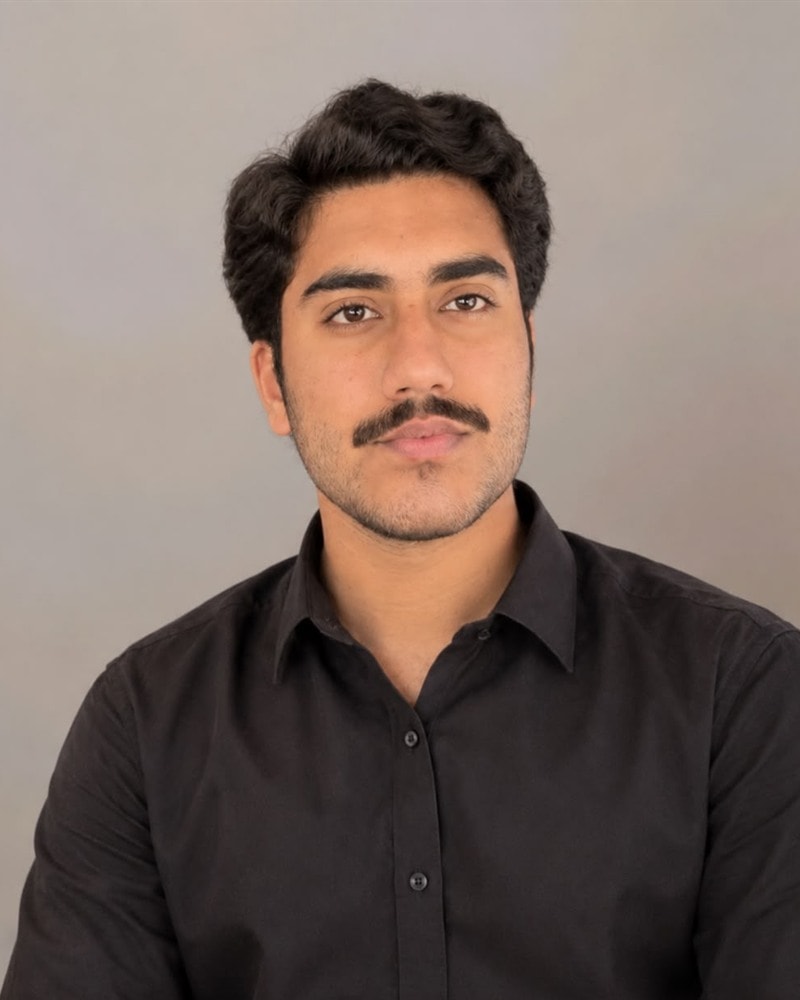 Portrait of Araish Ahmad, AI/ML Engineer & Web Developer at Apexium